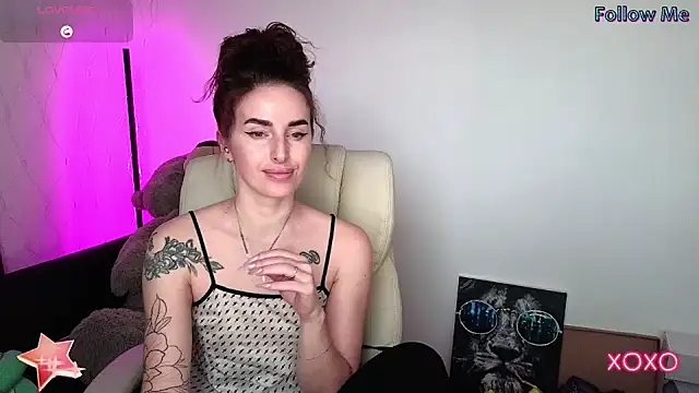 xx adrihanna xx online show from February 2025 01:00:02 PM