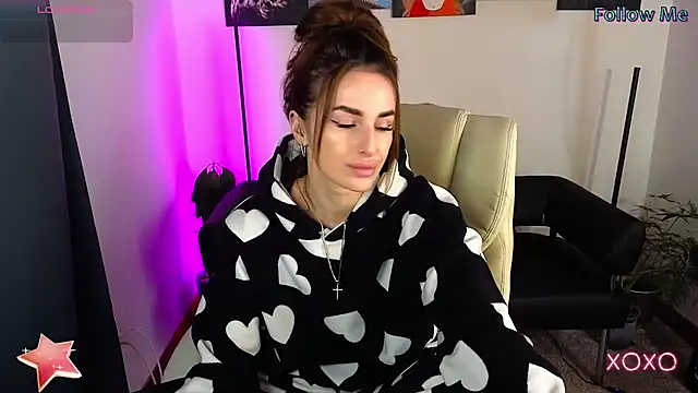 xx adrihanna xx online show from March 2025 04:40:02 PM