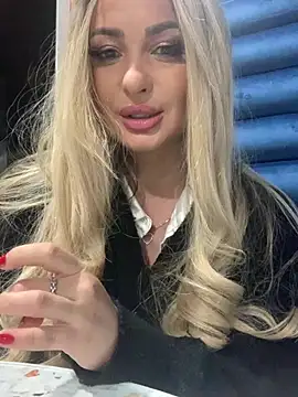 Denisse Perry online show from February 2025 01:54:01 AM