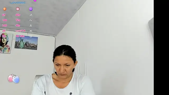 Snapshot of Angelblue_ chatting on January 2025 01:47:01 PM Angelblue online show from January 2025 01:47:01 PM