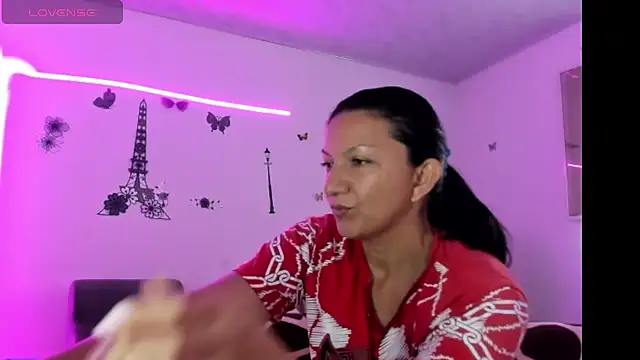 Snapshot of Angelblue_ chatting on February 2025 06:35:01 PM Angelblue online show from February 2025 06:35:01 PM