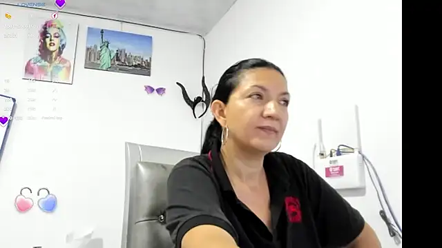 Snapshot of Angelblue_ chatting on March 2025 09:20:01 PM Angelblue online show from March 2025 09:20:01 PM