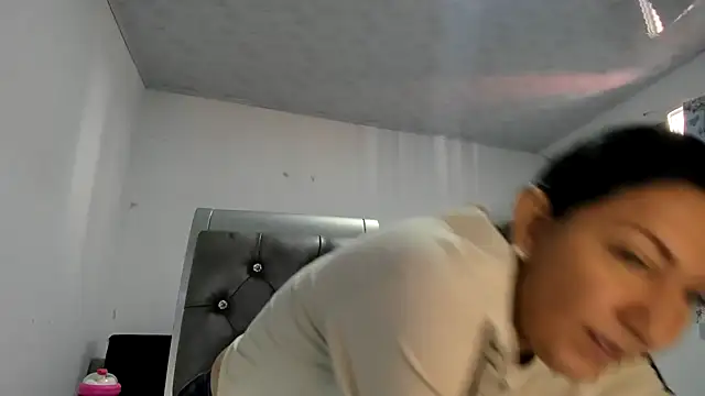 Snapshot of Angelblue_ chatting on September 2025 01:44:02 PM Angelblue online show from September 2025 01:44:02 PM