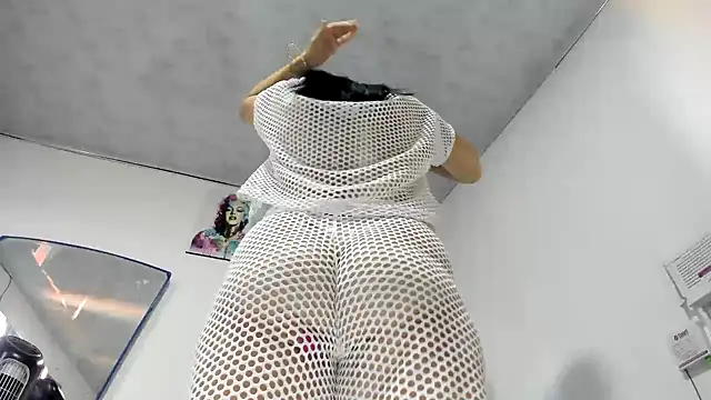 Snapshot of Angelblue_ chatting on September 2025 12:39:01 PM Angelblue online show from September 2025 12:39:01 PM