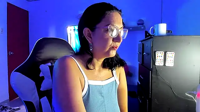 Angelblue  online show from May 2026 02:01:02 PM