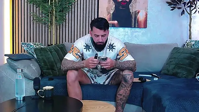 masterkingofmusclee online show from June 2026 07:54:02 AM