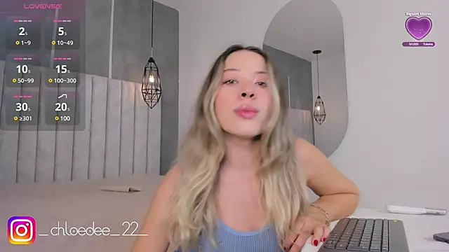 Snapshot of chloe_d chatting on January 2025 09:57:01 AM chloe d online show from January 2025 09:57:01 AM