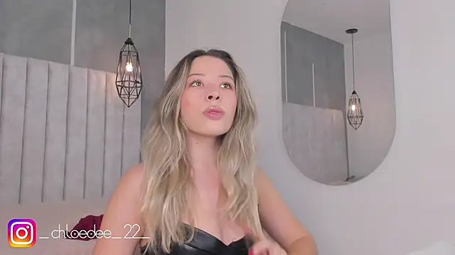 Snapshot of chloe_d chatting on February 2025 11:09:01 AM chloe d online show from February 2025 11:09:01 AM