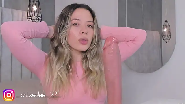 Snapshot of chloe_d chatting on February 2025 02:43:01 PM chloe d online show from February 2025 02:43:01 PM