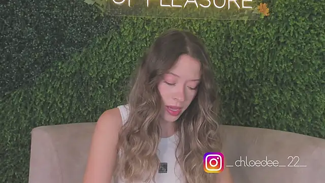 Snapshot of chloe_d chatting on October 2025 11:24:01 AM chloe d online show from October 2025 11:24:01 AM