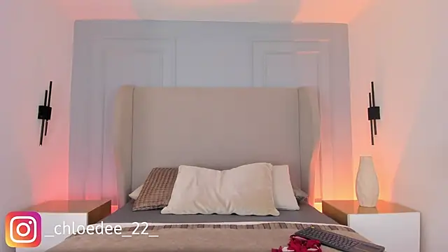 chloe d online show from February 2026 12:46:01 PM