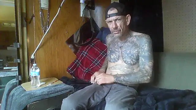 deepstroker42071 online show from April 2026 08:31:01 PM