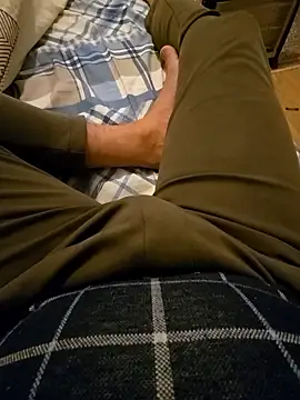 ikarus07 online show from January 2026 12:35:01 AM