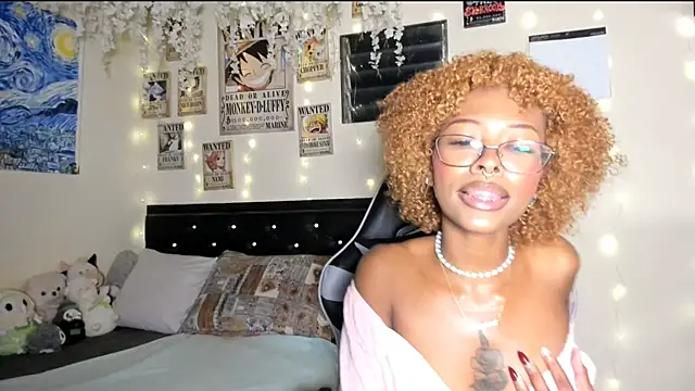 Snapshot of Cristal_Jonas@xh chatting on January 2025 01:35:01 AM Cristal Jonasxh online show from January 2025 01:35:01 AM