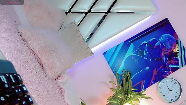 Hannahsmit online show from January 2025 12:57:01 AM