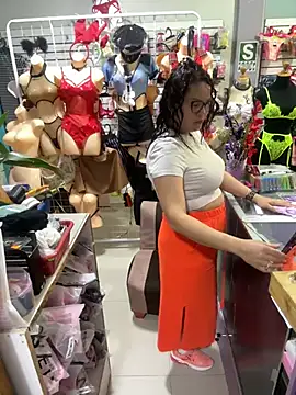 Snapshot of ROSALIALUCY chatting on January 2025 02:35:01 PM ROSALIALUCY online show from January 2025 02:35:01 PM