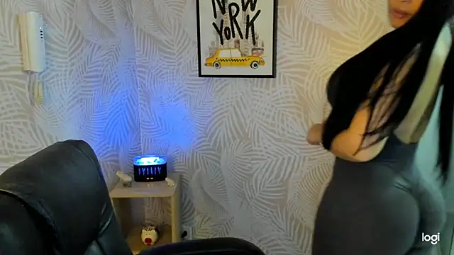 Snapshot of sexyyykloee chatting on February 2025 03:50:02 AM sexyyykloee online show from February 2025 03:50:02 AM