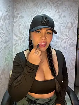 Snapshot of sexyyykloee chatting on October 2025 02:56:02 AM sexyyykloee online show from October 2025 02:56:02 AM