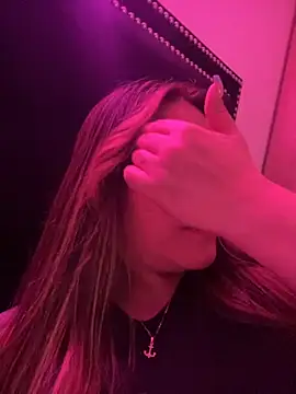 sexyyykloee online show from December 2025 06:22:02 AM