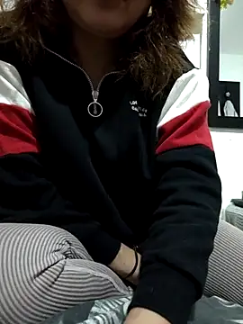 Snapshot of sweetcolibri chatting on February 2025 09:52:02 PM sweetcolibri online show from February 2025 09:52:02 PM