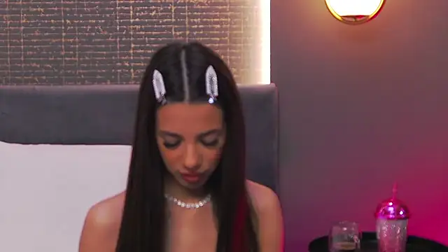 Snapshot of LaraKent chatting on February 2025 08:25:01 PM LaraKent online show from February 2025 08:25:01 PM