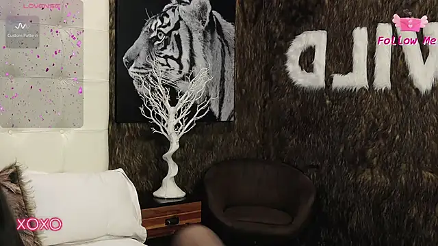 Snapshot of LaraKent chatting on February 2025 06:21:01 AM LaraKent online show from February 2025 06:21:01 AM