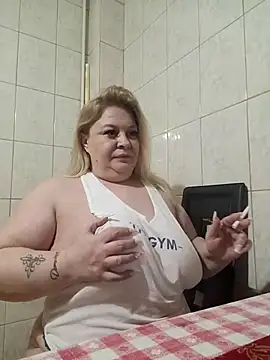 Snapshot of AriannaMilf chatting on February 2025 07:17:02 PM AriannaMilf online show from February 2025 07:17:02 PM