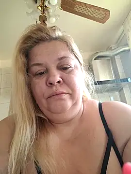 Snapshot of AriannaMilf chatting on September 2025 06:35:01 AM AriannaMilf online show from September 2025 06:35:01 AM