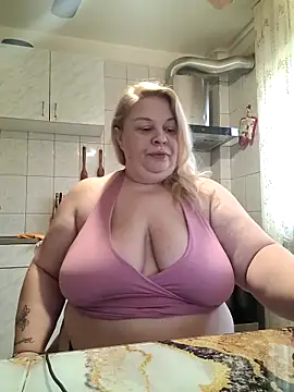 Snapshot of AriannaMilf chatting on October 2025 06:00:01 AM AriannaMilf online show from October 2025 06:00:01 AM