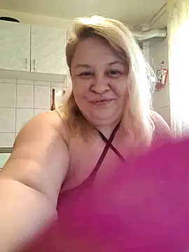 Snapshot of AriannaMilf chatting on October 2025 06:23:01 AM AriannaMilf online show from October 2025 06:23:01 AM