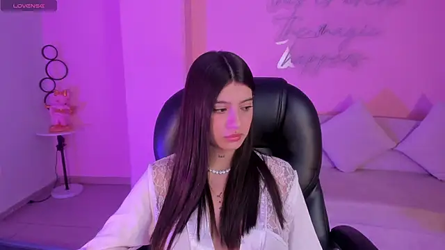 AlessiaCorleone  online show from December 2024 10:05:01 PM