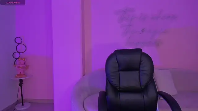 AlessiaCorleone  online show from December 2024 08:04:01 PM