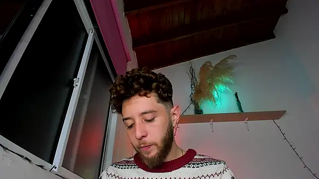 Juan Castano online show from December 2025 08:10:02 AM