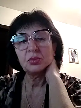 Snapshot of AlbinaXPretty chatting on December 2024 04:47:02 AM AlbinaXPretty online show from December 2024 04:47:02 AM