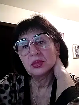 Snapshot of AlbinaXPretty chatting on December 2024 09:22:01 PM AlbinaXPretty online show from December 2024 09:22:01 PM