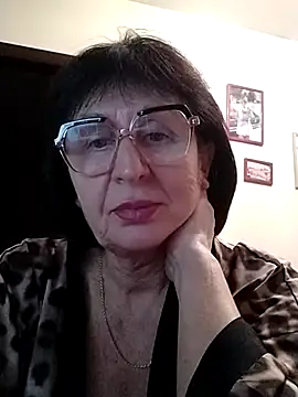 Snapshot of AlbinaXPretty chatting on December 2024 05:01:02 PM AlbinaXPretty online show from December 2024 05:01:02 PM