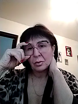 Snapshot of AlbinaXPretty chatting on December 2024 10:53:02 AM AlbinaXPretty online show from December 2024 10:53:02 AM