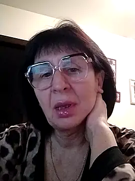 Snapshot of AlbinaXPretty chatting on January 2025 03:07:02 PM AlbinaXPretty online show from January 2025 03:07:02 PM