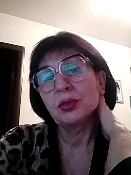 Snapshot of AlbinaXPretty chatting on February 2025 07:17:01 PM AlbinaXPretty online show from February 2025 07:17:01 PM