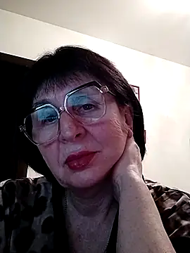 Snapshot of AlbinaXPretty chatting on February 2025 06:04:02 PM AlbinaXPretty online show from February 2025 06:04:02 PM