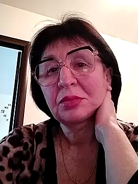 Snapshot of AlbinaXPretty chatting on February 2025 09:22:02 AM AlbinaXPretty online show from February 2025 09:22:02 AM