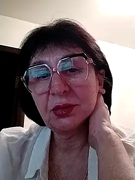 Snapshot of AlbinaXPretty chatting on March 2025 07:49:02 PM AlbinaXPretty online show from March 2025 07:49:02 PM