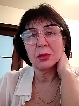 Snapshot of AlbinaXPretty chatting on March 2025 08:22:01 AM AlbinaXPretty online show from March 2025 08:22:01 AM