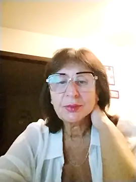 Snapshot of AlbinaXPretty chatting on September 2025 07:25:01 PM AlbinaXPretty online show from September 2025 07:25:01 PM