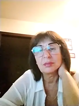 Snapshot of AlbinaXPretty chatting on September 2025 07:36:01 PM AlbinaXPretty online show from September 2025 07:36:01 PM