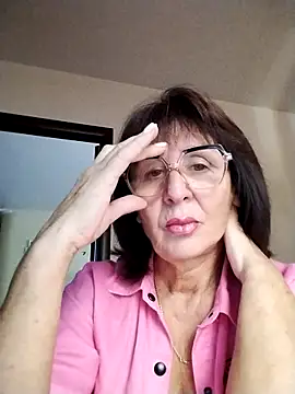 Snapshot of AlbinaXPretty chatting on September 2025 07:25:02 AM AlbinaXPretty online show from September 2025 07:25:02 AM