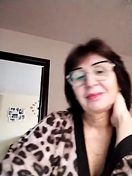 Snapshot of AlbinaXPretty chatting on November 2025 08:13:02 AM AlbinaXPretty online show from November 2025 08:13:02 AM