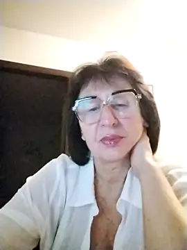 Snapshot of AlbinaXPretty chatting on November 2025 08:42:01 PM AlbinaXPretty online show from November 2025 08:42:01 PM