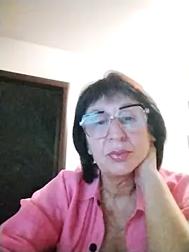 Snapshot of AlbinaXPretty chatting on December 2025 05:08:02 PM AlbinaXPretty online show from December 2025 05:08:02 PM