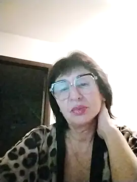 Snapshot of AlbinaXPretty chatting on December 2025 05:55:02 PM AlbinaXPretty online show from December 2025 05:55:02 PM